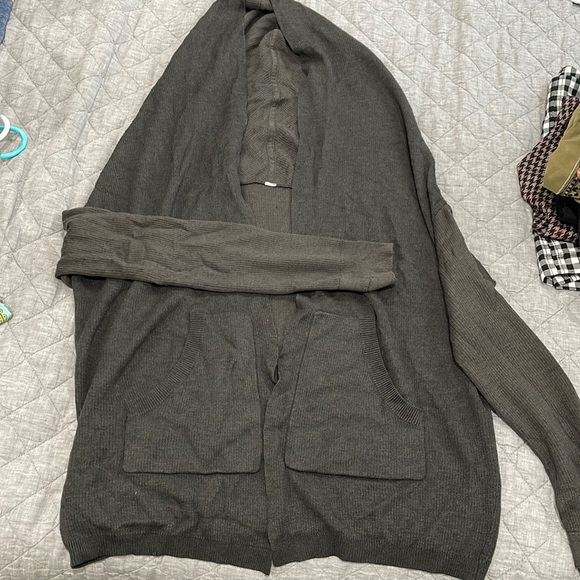Lululemon cardigan Size: 4 - Picture 1 of 3